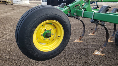 2009 John Deere 2210LL 38.5' Field Cultivator