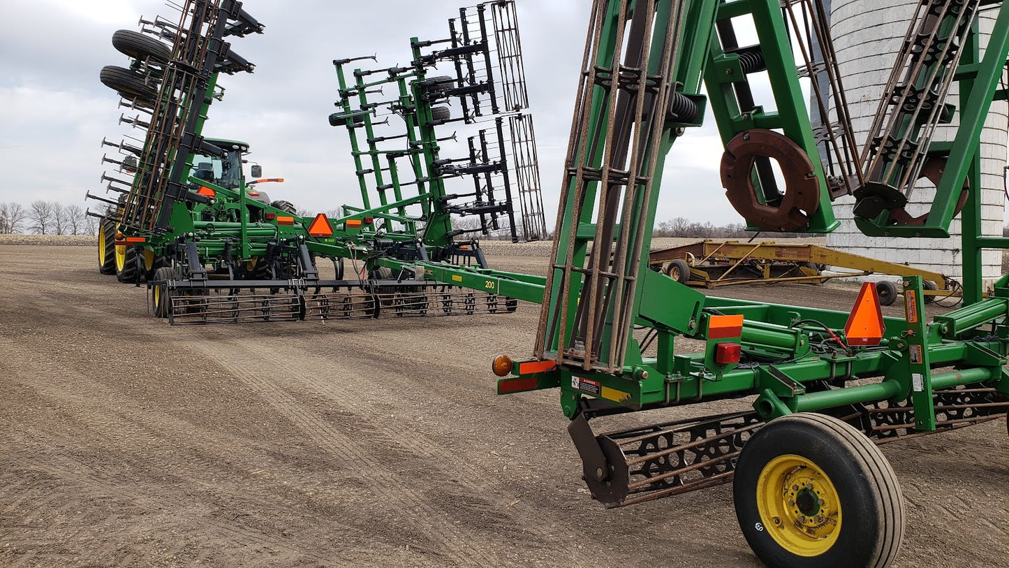 2009 John Deere 2210LL 38.5' Field Cultivator
