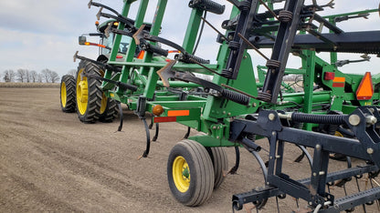 2009 John Deere 2210LL 38.5' Field Cultivator