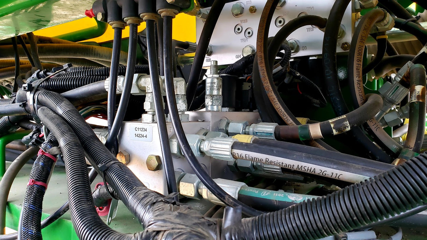 2015 John Deere DB44 ME5 CCS 24R22 Planter