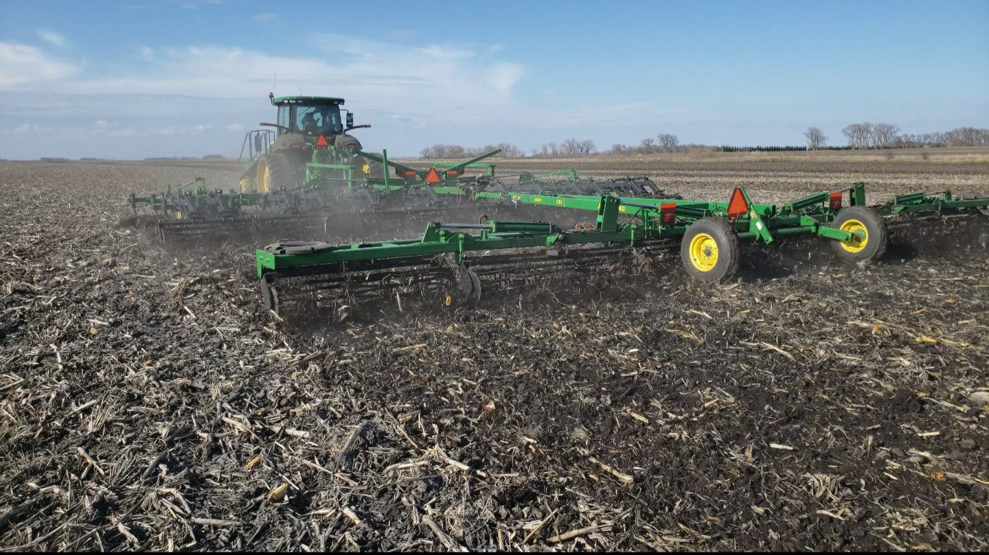 2009 John Deere 2210LL 38.5' Field Cultivator