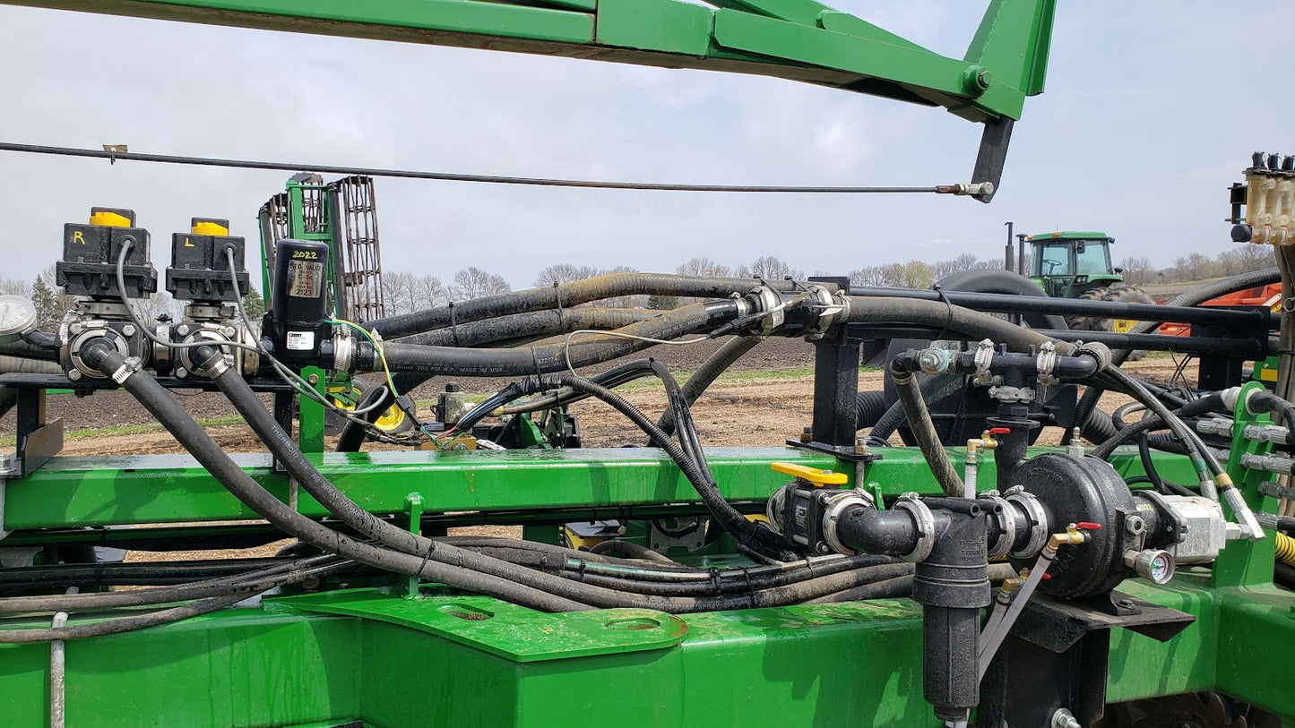 2015 John Deere DB44 ME5 CCS 24R22 Planter