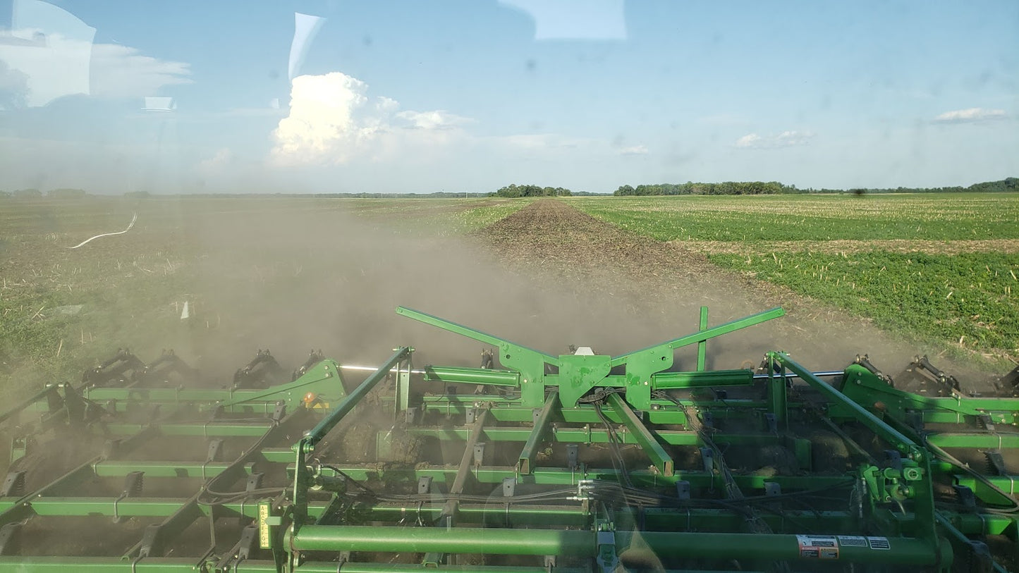 2009 John Deere 2210LL 38.5' Field Cultivator