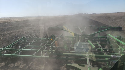 2009 John Deere 2210LL 38.5' Field Cultivator