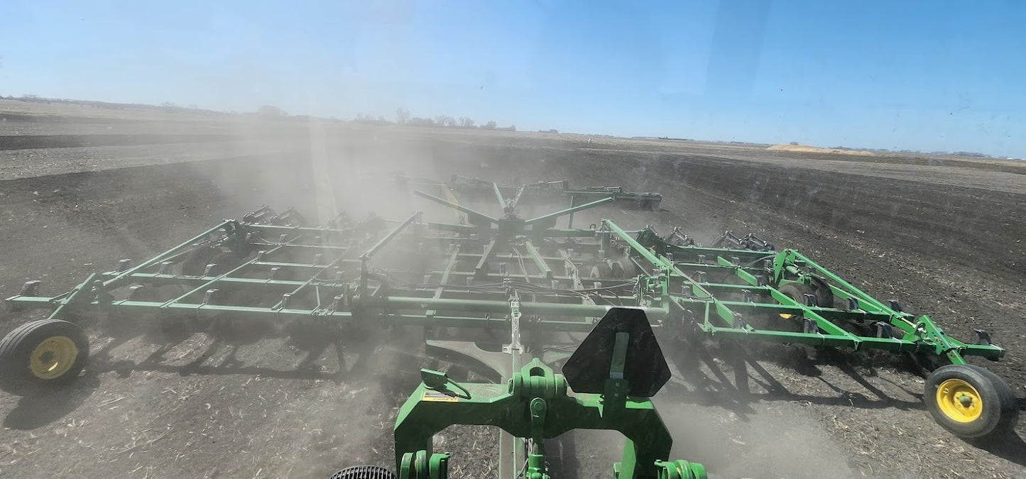 2009 John Deere 2210LL 38.5' Field Cultivator