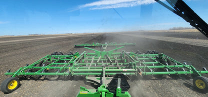 2009 John Deere 2210LL 38.5' Field Cultivator