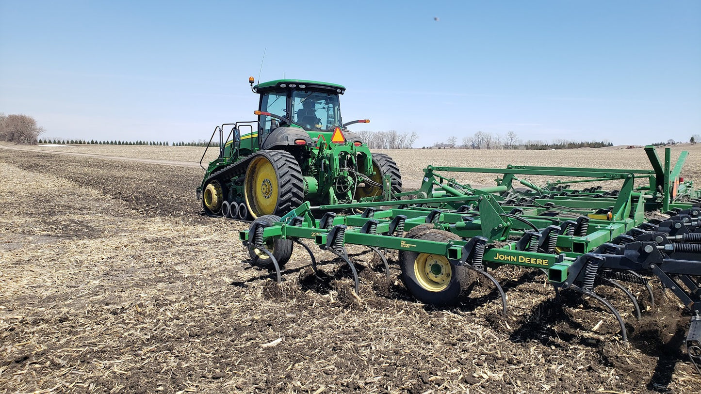 2009 John Deere 2210LL 38.5' Field Cultivator