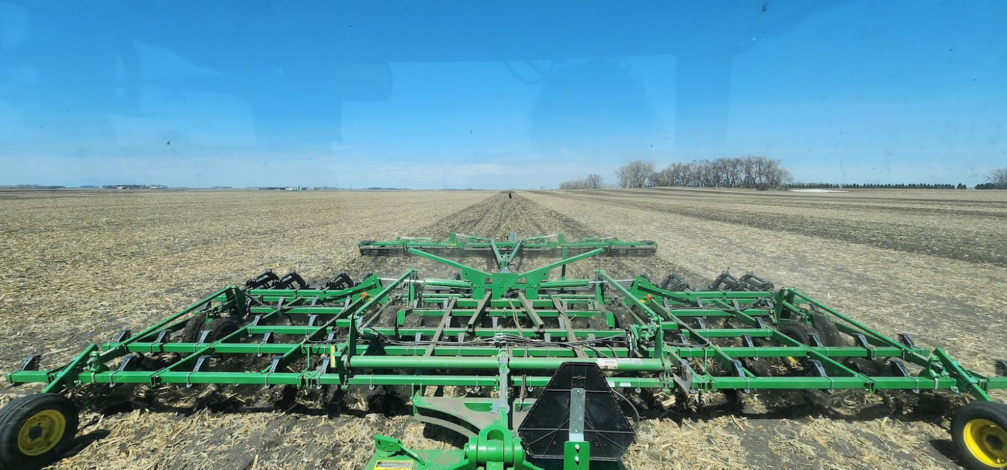 2009 John Deere 2210LL 38.5' Field Cultivator