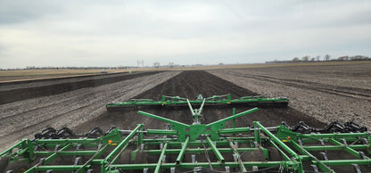 2009 John Deere 2210LL 38.5' Field Cultivator