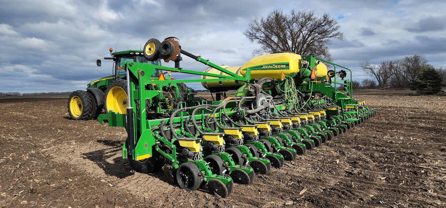 2015 John Deere DB44 ME5 CCS 24R22 Planter