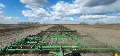 2009 John Deere 2210LL 38.5' Field Cultivator