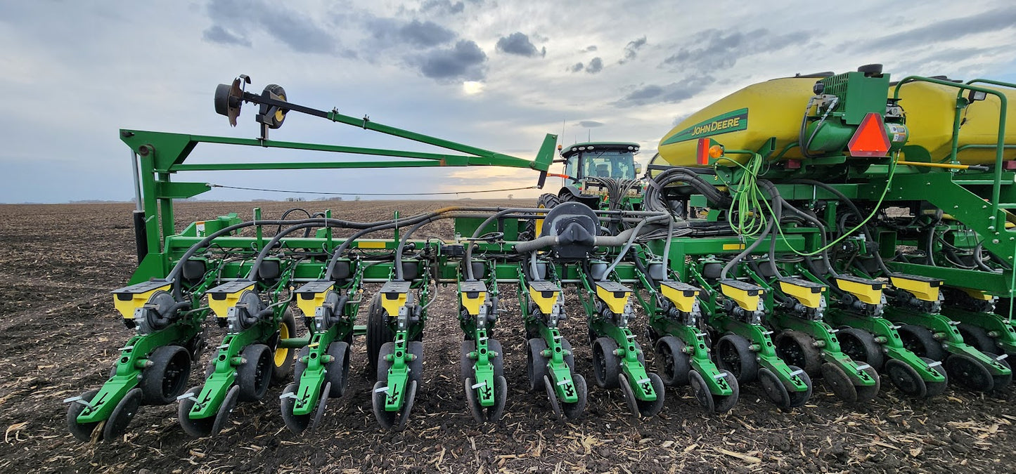 2015 John Deere DB44 ME5 CCS 24R22 Planter