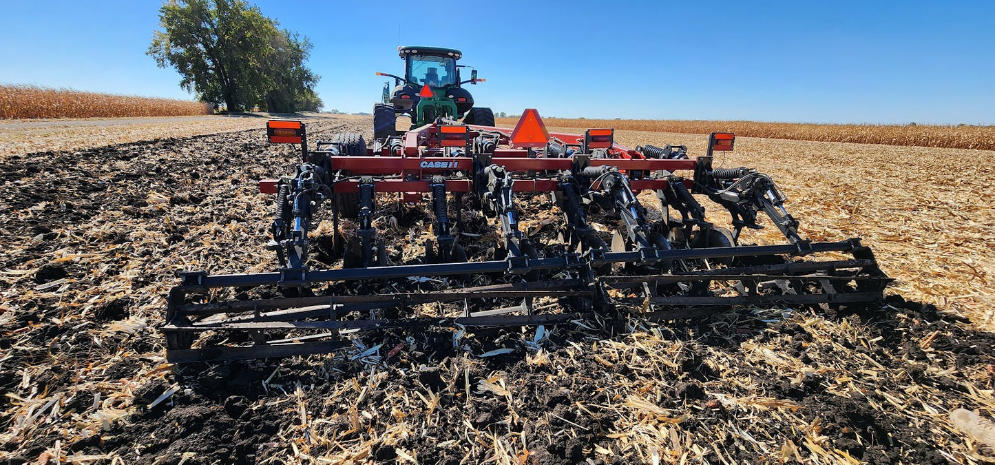 2015 Case-IH 875 14' Disk Ripper