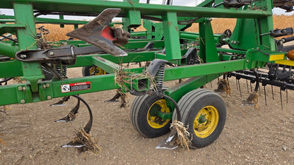 2009 John Deere 2210LL 38.5' Field Cultivator