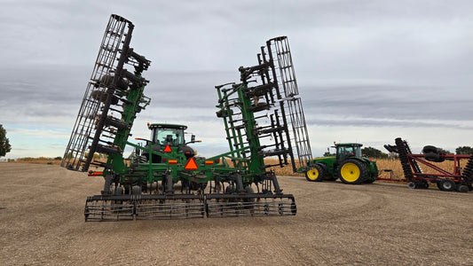 2009 John Deere 2210LL 38.5' Field Cultivator