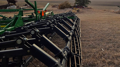 2009 John Deere 2210LL 38.5' Field Cultivator