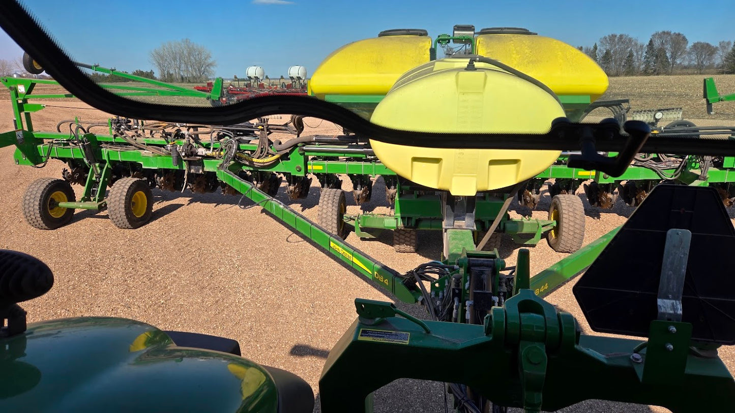 2015 John Deere DB44 ME5 CCS 24R22 Planter