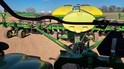 2015 John Deere DB44 ME5 CCS 24R22 Planter