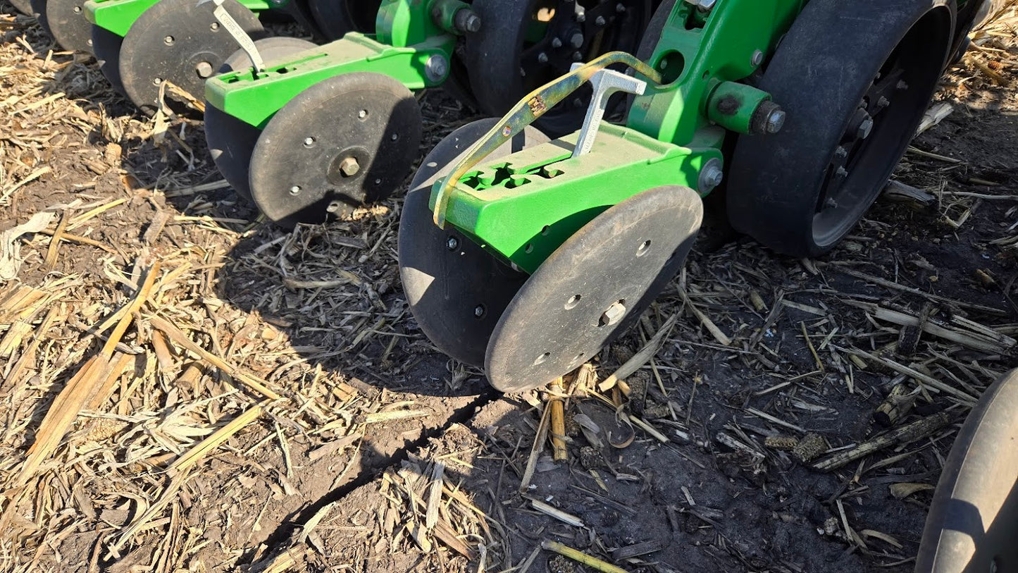 2015 John Deere DB44 ME5 CCS 24R22 Planter