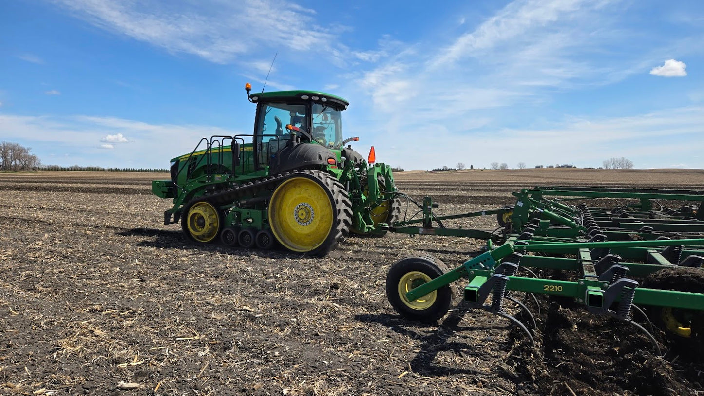 2009 John Deere 2210LL 38.5' Field Cultivator