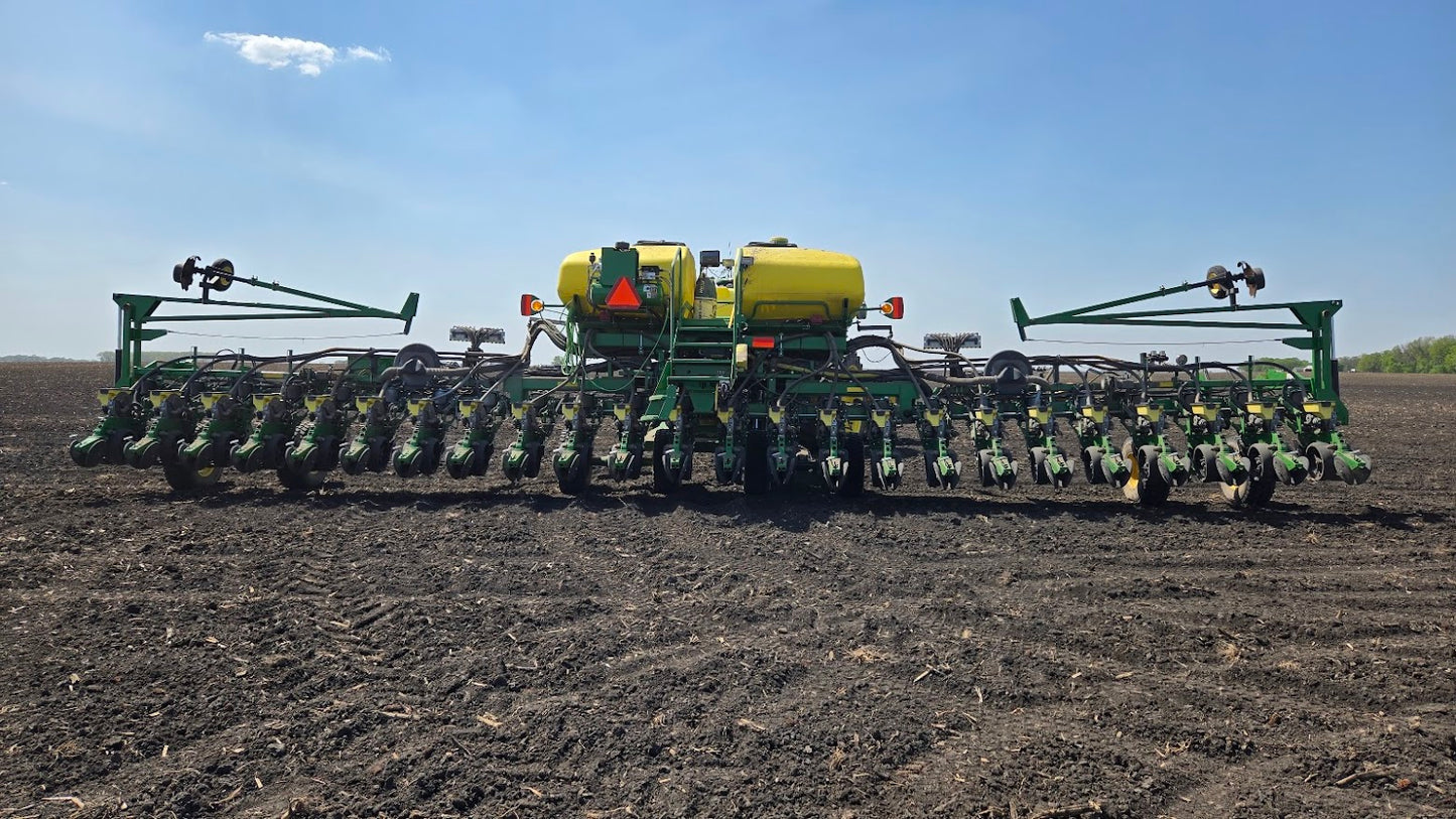 2015 John Deere DB44 ME5 CCS 24R22 Planter