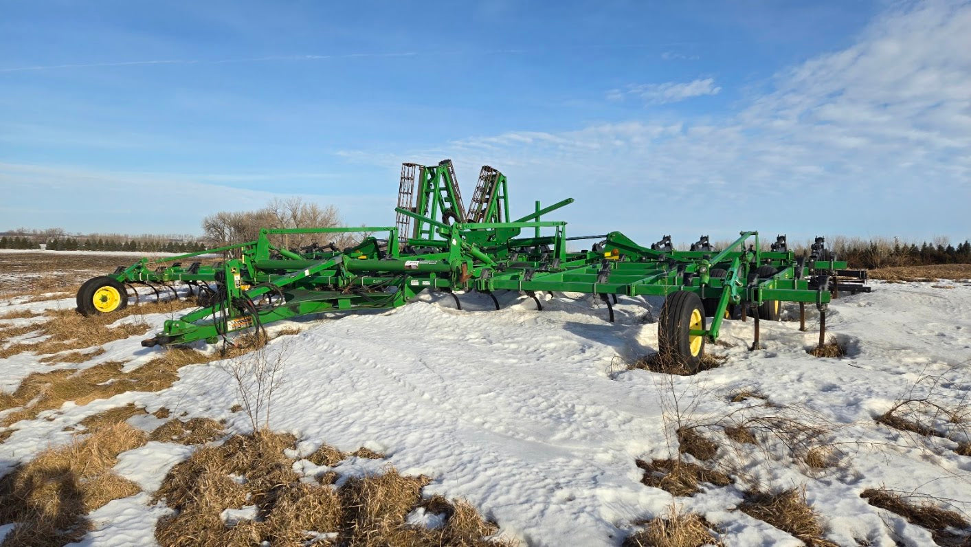 2009 John Deere 2210LL 38.5' Field Cultivator