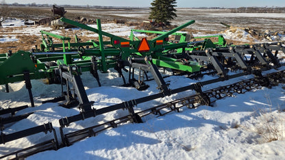2009 John Deere 2210LL 38.5' Field Cultivator