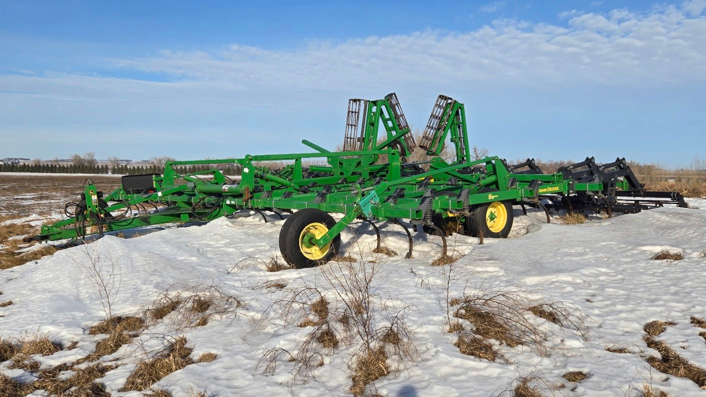 2009 John Deere 2210LL 38.5' Field Cultivator